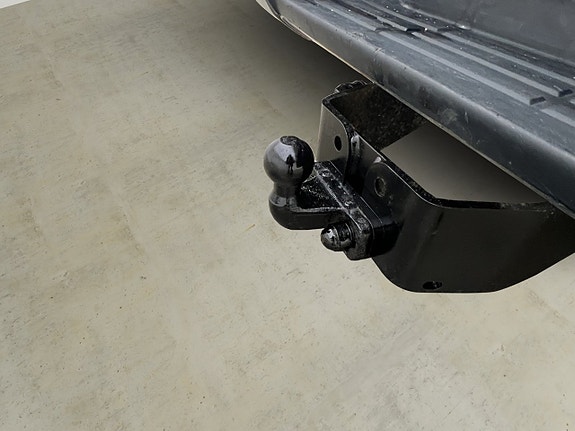 Toyota HiLux 10 of 30