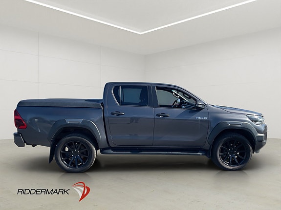 Toyota HiLux 2 of 30