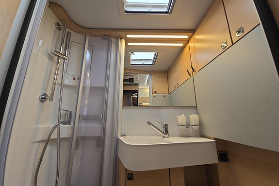 Hymer B-MC I 580 170hk Automat ALDE, AC-bodel, Solcell, Läder 26 of 30
