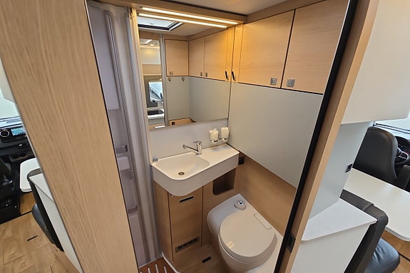 Hymer B-MC I 580 170hk Automat ALDE, AC-bodel, Solcell, Läder 25 of 30