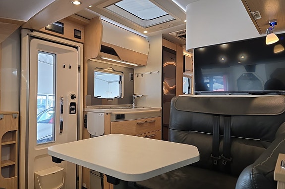 Hymer B-MC I 580 170hk Automat ALDE, AC-bodel, Solcell, Läder 7 of 30