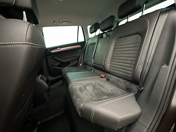 Volkswagen Passat 15 of 30
