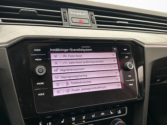 Volkswagen Passat 20 of 30