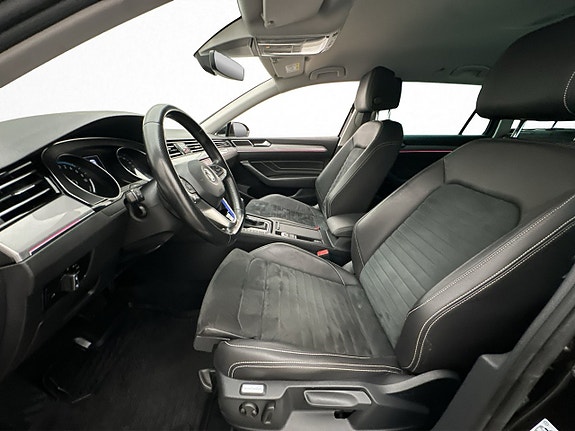 Volkswagen Passat 14 of 30
