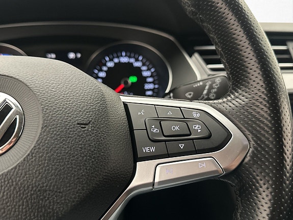 Volkswagen Passat 24 of 30