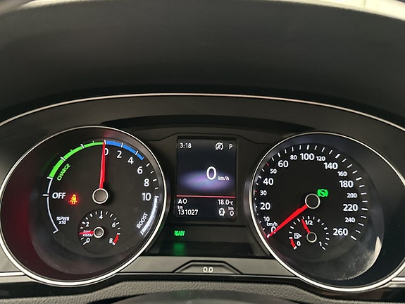 Volkswagen Passat 25 of 30
