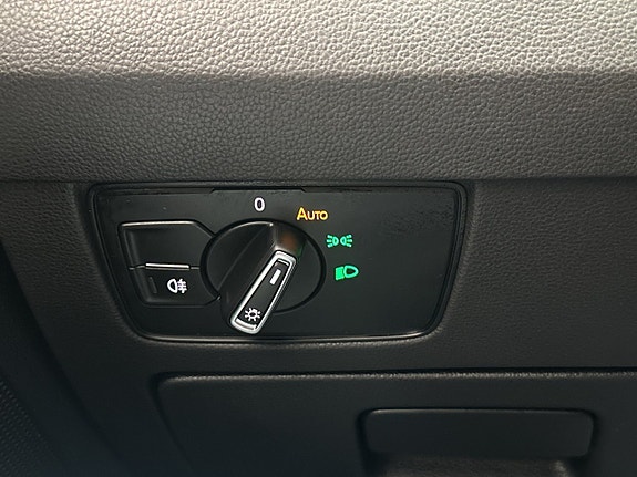 Volkswagen Passat 30 of 30