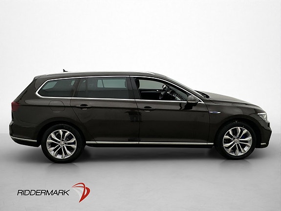 Volkswagen Passat 9 of 30