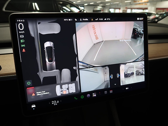Tesla Model Y 26 of 30