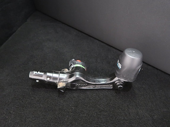 Tesla Model Y 16 of 30