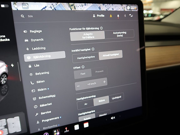Tesla Model Y 28 of 30