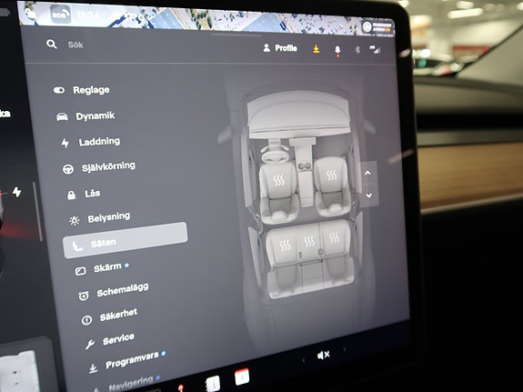 Tesla Model Y 29 of 30