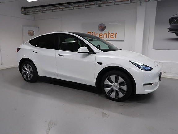 Tesla Model Y 6 of 30