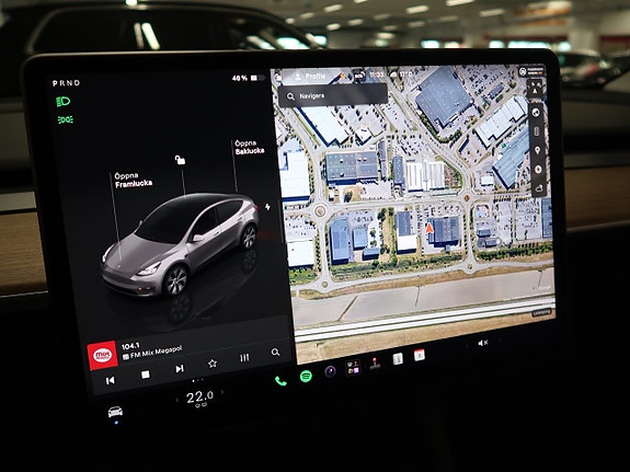 Tesla Model Y 25 of 30