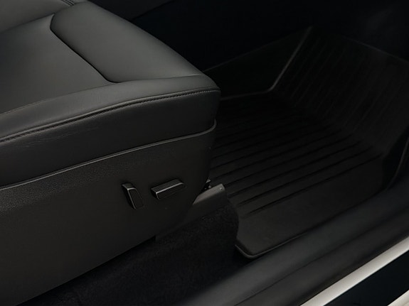 Tesla Model Y 30 of 30