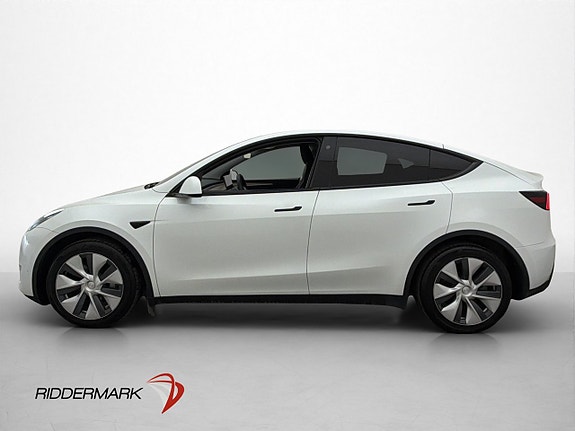 Tesla Model Y 5 of 30