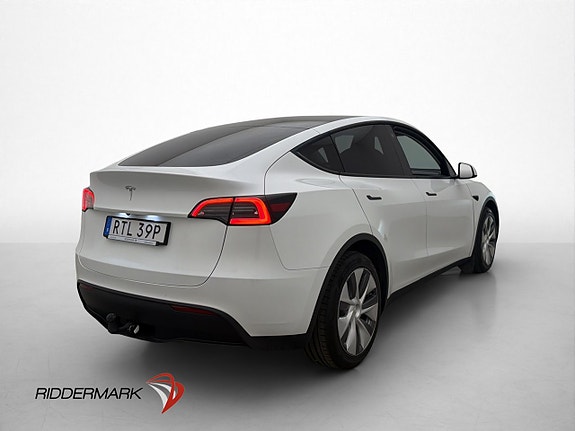 Tesla Model Y 9 of 30