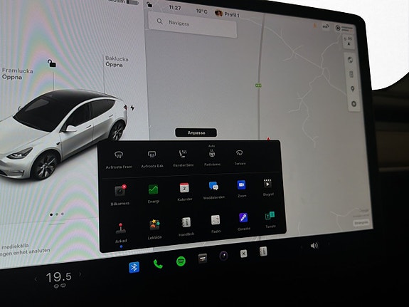 Tesla Model Y 20 of 30