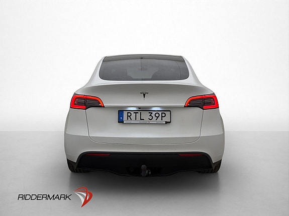 Tesla Model Y 8 of 30