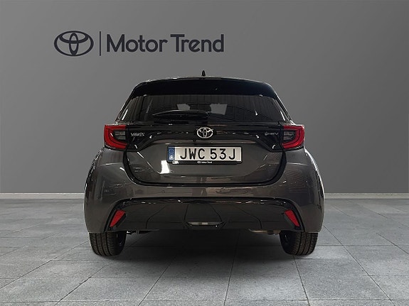 Toyota Yaris 4 of 11