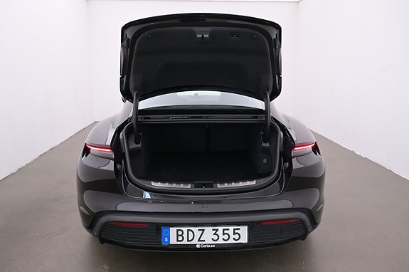 Porsche Taycan 4S 23 of 27