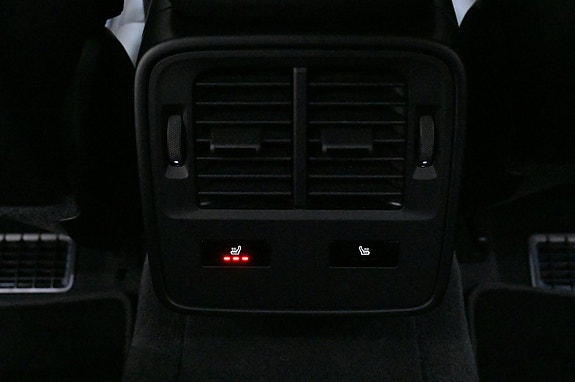 Porsche Taycan 4S 22 of 27
