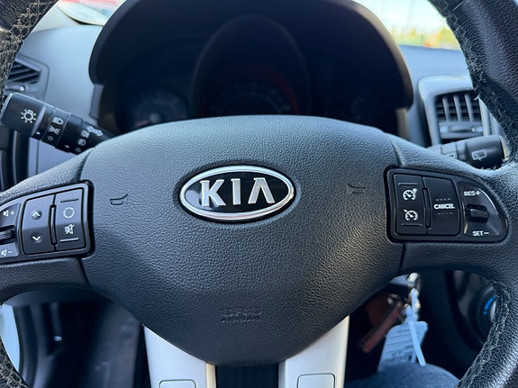 Kia Ceed 2 of 17