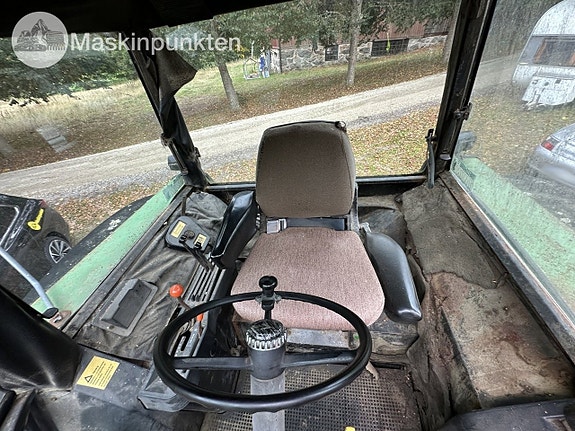 John Deere 4440 10 of 27
