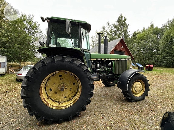 John Deere 4440 6 of 27
