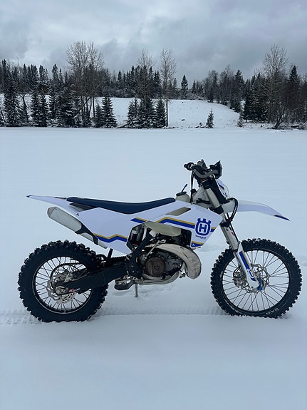 Husqvarna TE 300 2 of 3