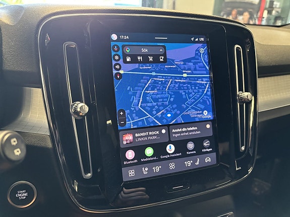 Volvo XC40 13 of 14