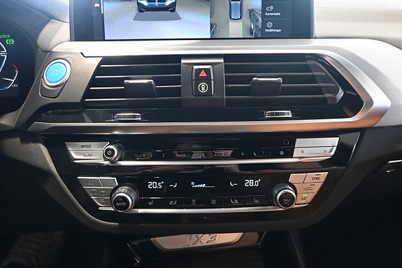 BMW iX3 28 of 30