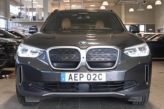 BMW iX3 4 of 30