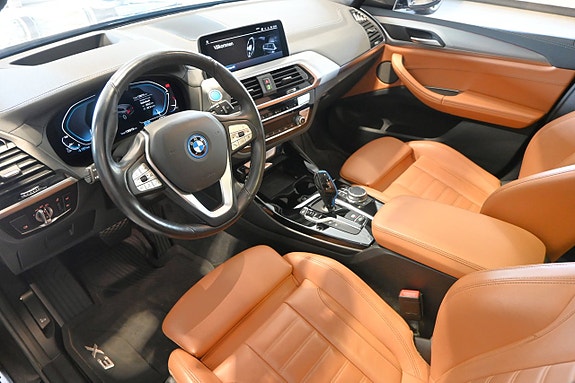 BMW iX3 6 of 30