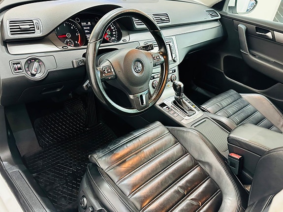 Volkswagen Passat 10 of 23
