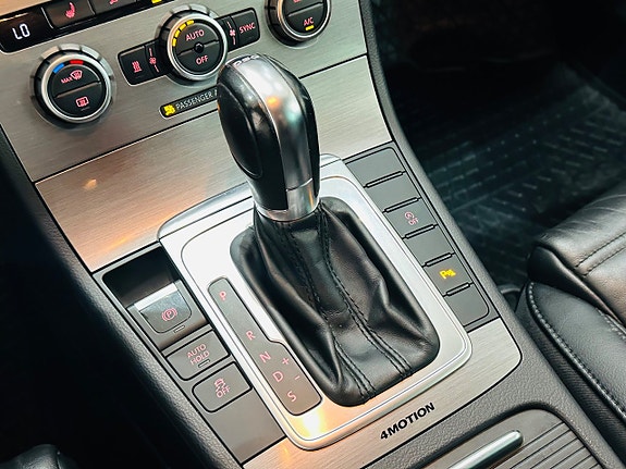 Volkswagen Passat 18 of 23
