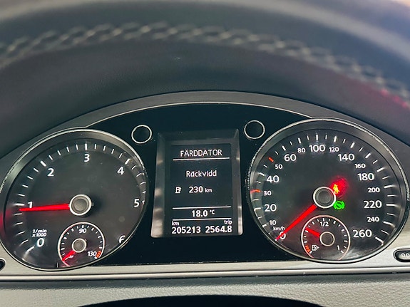 Volkswagen Passat 22 of 23