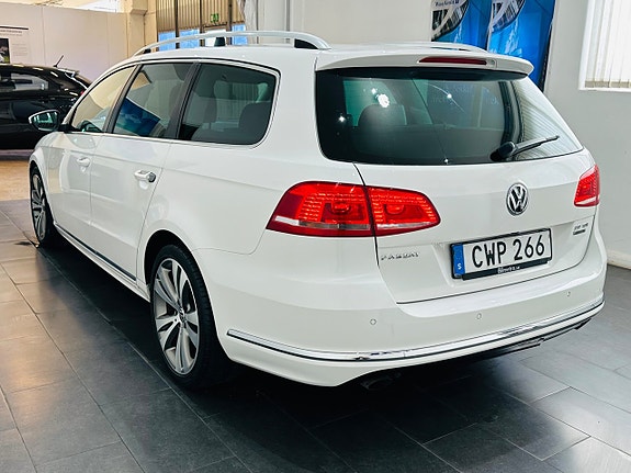 Volkswagen Passat 7 of 23