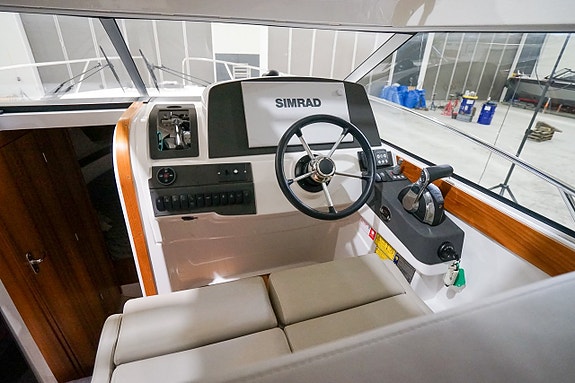Aquador 28 HT 7 of 23