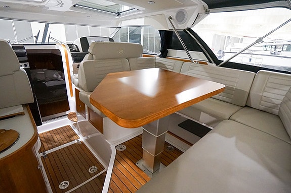 Aquador 28 HT 3 of 23