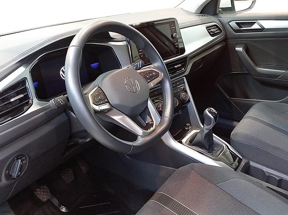 Volkswagen T-Roc 7 of 10