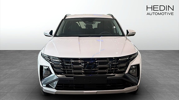 Hyundai Tucson 8 of 12