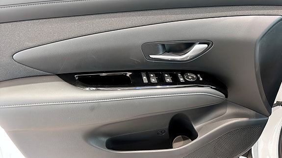 Hyundai Tucson 11 of 12