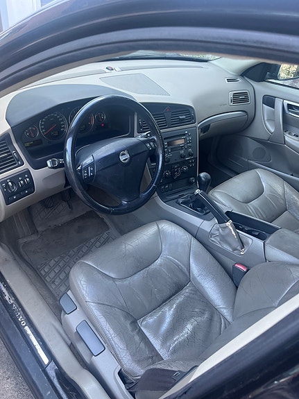 Volvo S60 4 of 5