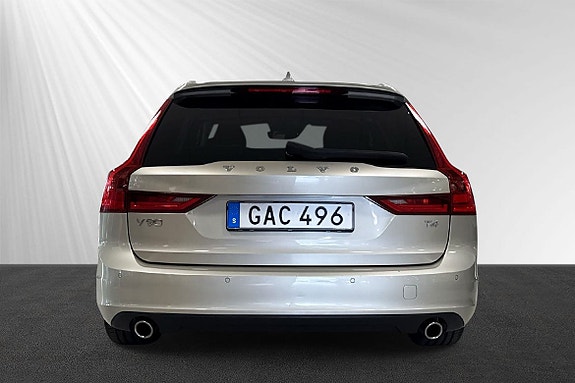 Volvo V90 2 of 6