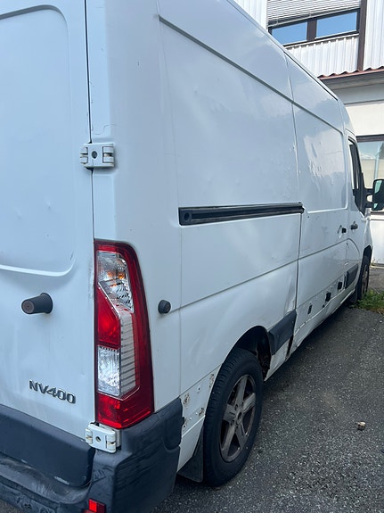 Nissan NV400 4 of 4