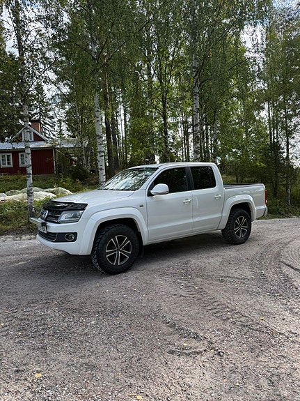 Volkswagen Amarok 2 of 12