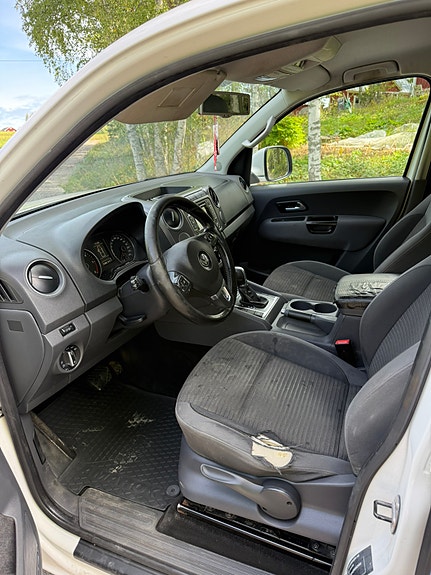 Volkswagen Amarok 8 of 12