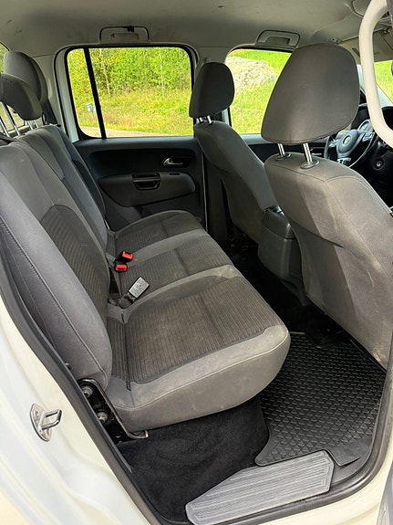 Volkswagen Amarok 11 of 12
