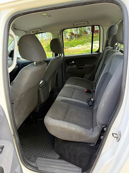 Volkswagen Amarok 10 of 12